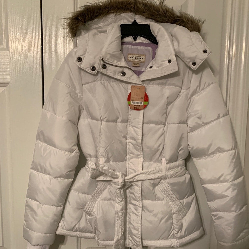 White Puff Winter Coat w Faux Fur Lined Hood